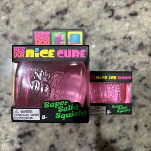 New doh bundle - large nice cube and small nice cube new in box pink